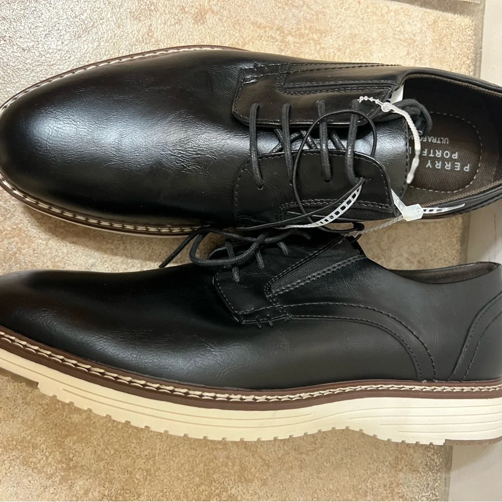 NWT Perry Ellis Men's portfolio Ultra foam Black Leather Oxfords with White Sole